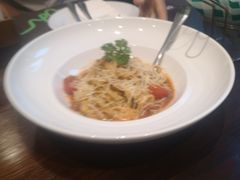 -Chom Cafe and Restaurant