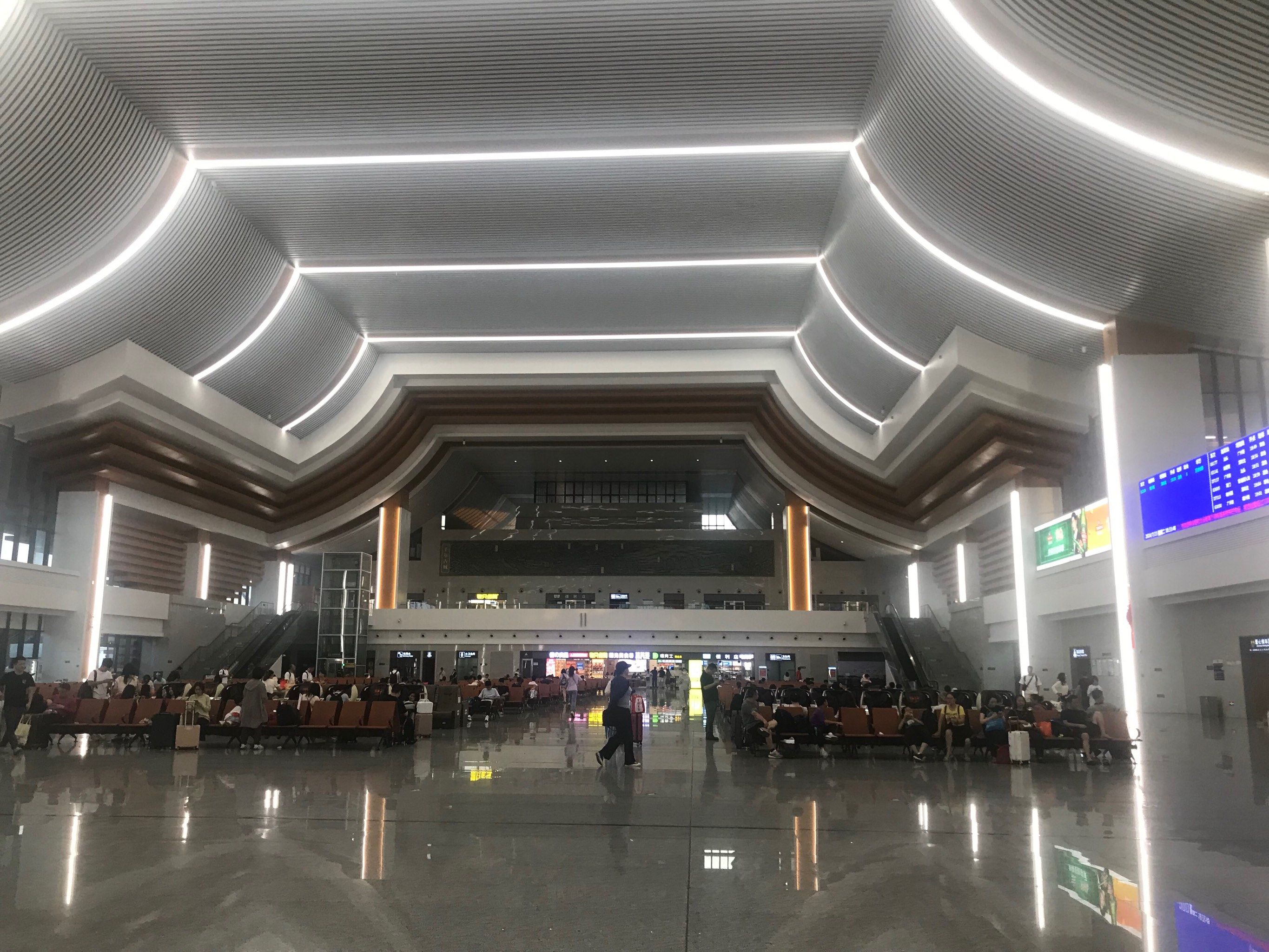 潮汕站走起[调皮]