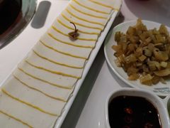 手打鱼糕-洪氏嗨捞·广东猪肚鸡·椰子鸡火锅(西咸万象城店)