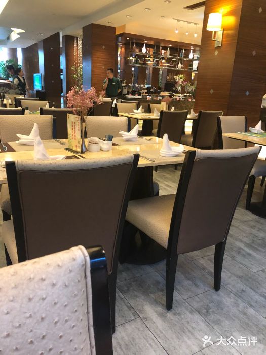 新港湾大酒店-西餐厅大堂图片
