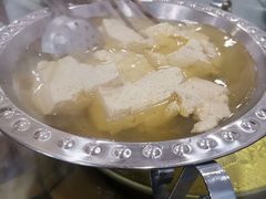 -石磨豆花家常菜·牦牛排土火锅