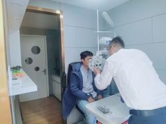 -翰佐蔡司小乐圆·依视路星趣控·暴龙眼镜折扣店