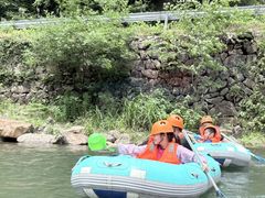 -安吉龙王山峡谷漂流