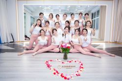 -亚太瑜伽普拉提学院