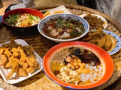 -爆炸头阿姨小四川正宗川味小吃(无任何分店)