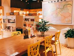 -新华里咖啡书吧(新华书店小寨店)