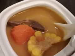 番茄玉米煲龙骨-汤城小厨•粤菜•靓汤(苏州街店)