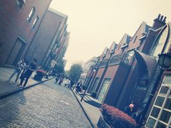 -钟书阁(松江泰晤士小镇店)