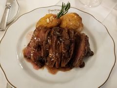 红酒烩鸭肉-Majestic Café