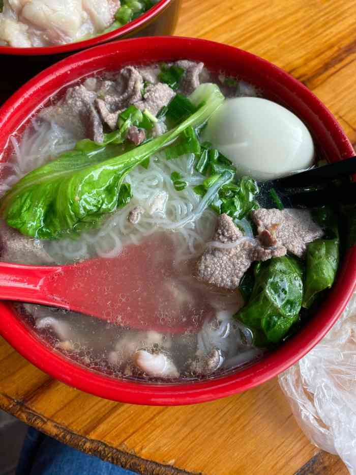 袁记潮汕原味汤粉王-"94亲戚在温汤镇租了房子,经常去疗养.此.