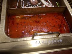 -东巴婆婆云南鱼豆花火锅(大东门店)