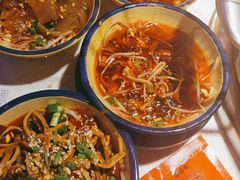 -钢管厂五区小郡肝串串香(滨江店)