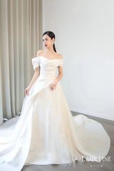 -Lady  Jane高端婚纱礼服馆