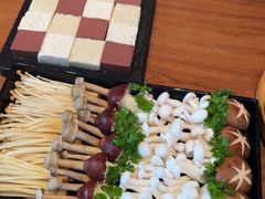 -慢丽江·云南野生菌土鸡锅(西山店)