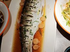 豆渣饼蒸大白鱼-香阁餐厅·常州菜·常州菜代表品牌(新北奥体店)
