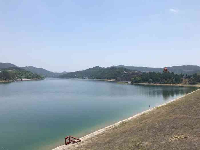 打分 升钟湖水库,景色不错 住在周边或者是路过来玩儿挺好的
