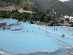 -十万大山布透温泉