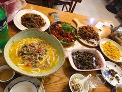 -鲁小三·大骨自助(金山总店)