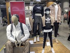 -王府井奥莱临潼小镇(临潼店)