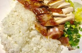 Spare Ribs and Soy Sauce Chicken Rice