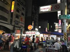 -六合夜市