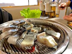 -围炉肉舍•炭烤活鳗•丹东海鲜烤肉(步行街店)