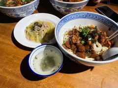 八宝辣酱浇头-沪西老弄堂面馆(定西路店)