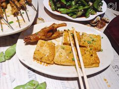-老街烧烤大排档·地道湖北菜·龙虾馆(汉口火车站店)