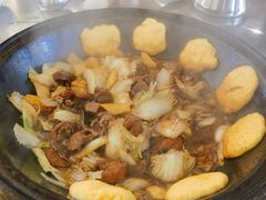 -粘豆包柴火铁锅炖