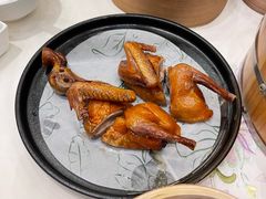 脆皮红烧乳鸽-翠园(北京王府中环店)