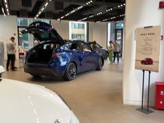-TESLA 特斯拉(上海太古汇体验店)