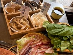 -阿婆情腊排骨火锅·野生菌季(古城旗舰店)
