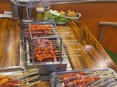 -哈尔滨小酒馆·鲜肉现穿自助烧烤(康新花园店)