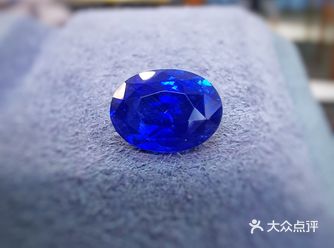 这颗皇家蓝拍摄环境：阴雨天室内窗前光下