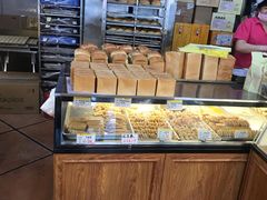 面包甜点陈列柜-赞记龙凤礼饼(广州市二宫向群宾馆店)
