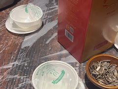 -老街烧烤大排档·地道湖北菜·龙虾馆(汉口火车站店)