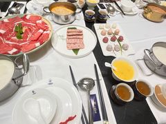 -红鼎豆捞·非遗鲍皇汤火锅(宝丰路店)