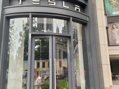 -TESLA 特斯拉(上海太古汇体验店)