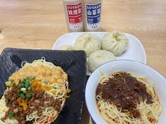 -李与白包子铺(桐梓林店)