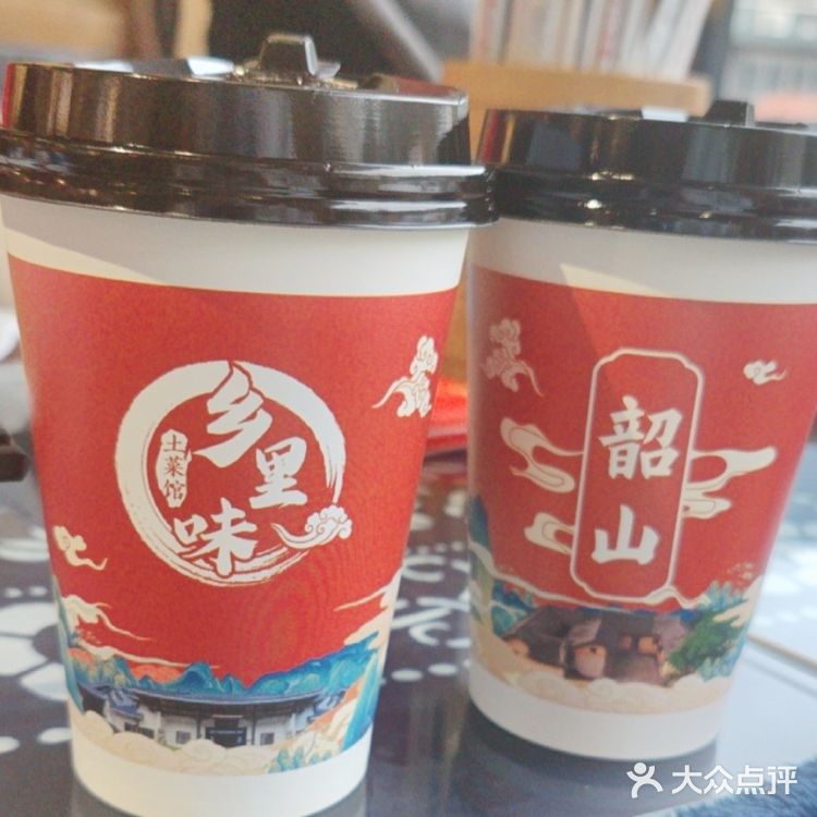 肯定要打卡主席最爱的“红烧肉”。这家真是下足功夫的