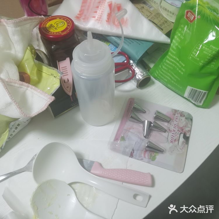 曲奇饼干因为这次有了称和打蛋器，所以做起来更加专业细致