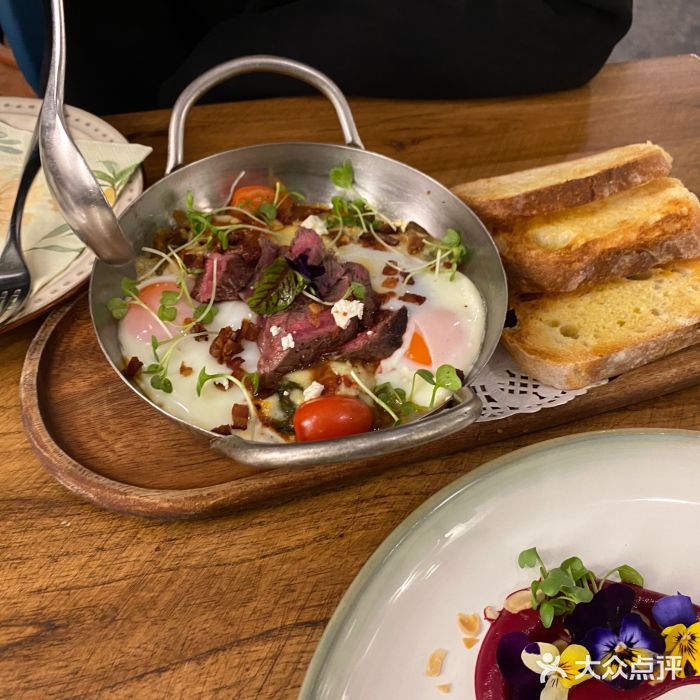 304/BRUNCHRESTAURANT北非牛排蛋图片