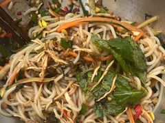 脆爽腌菜糕狼牙土豆-哪爪小锅米线·拌鸡爪
