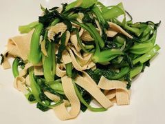 豆皮炒鸡毛菜-十里弄堂(K11店)