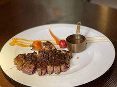 -卡普里披萨·牛扒·下午茶