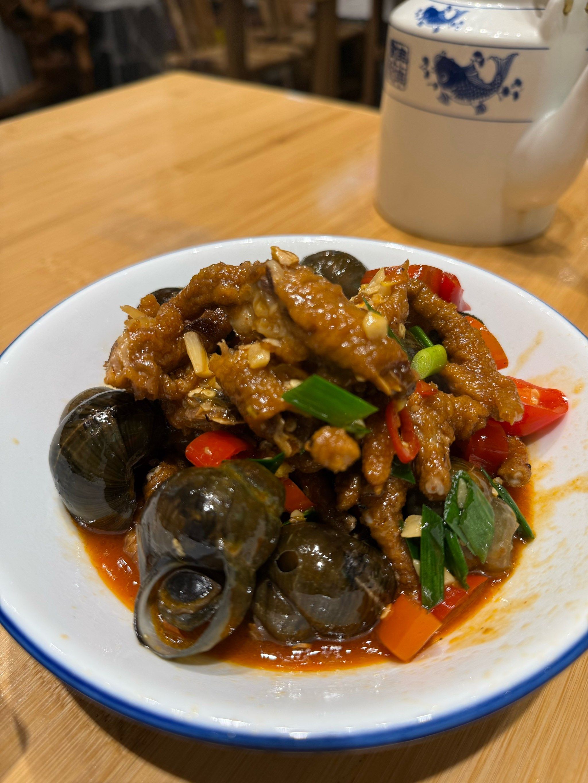 环境很有特色,最主要很正宗,不需要去广西都能吃到正宗的广西菜