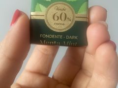 -VENCHI 闻绮(北京国贸商城店)