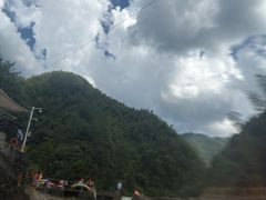 -安吉龙王山峡谷漂流