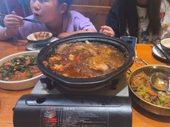 -老滇山寨•云南特色菜•地方菜•民族风情歌舞表演(金碧店)