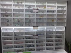 -视野联行眼镜•蔡司•依视路(温江店)